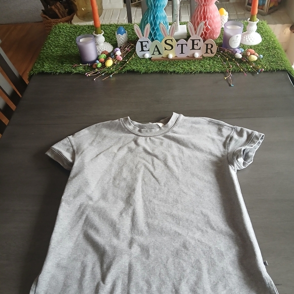 Lululemon Short Sleeve Swestshirt Nwot Size 8 - Picture 2 of 4